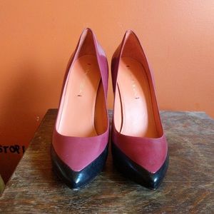 Gorgeous Via Spiga pointed toe stilettos!